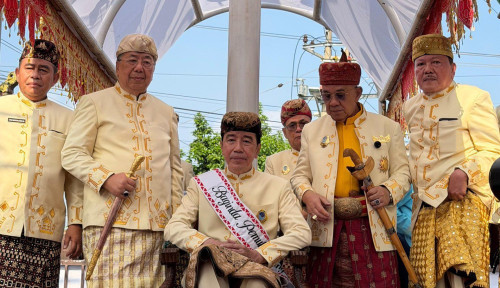 Jokowi Injak Kepala Kerbau, Netizen Heboh: Simbol atau Sindiran?