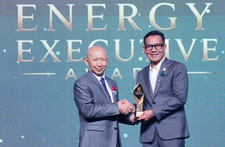 Sukses Pimpin Transformasi Hijau, General Manager PLN UID Jakarta Raya Raih Energy Executive Award 2026
